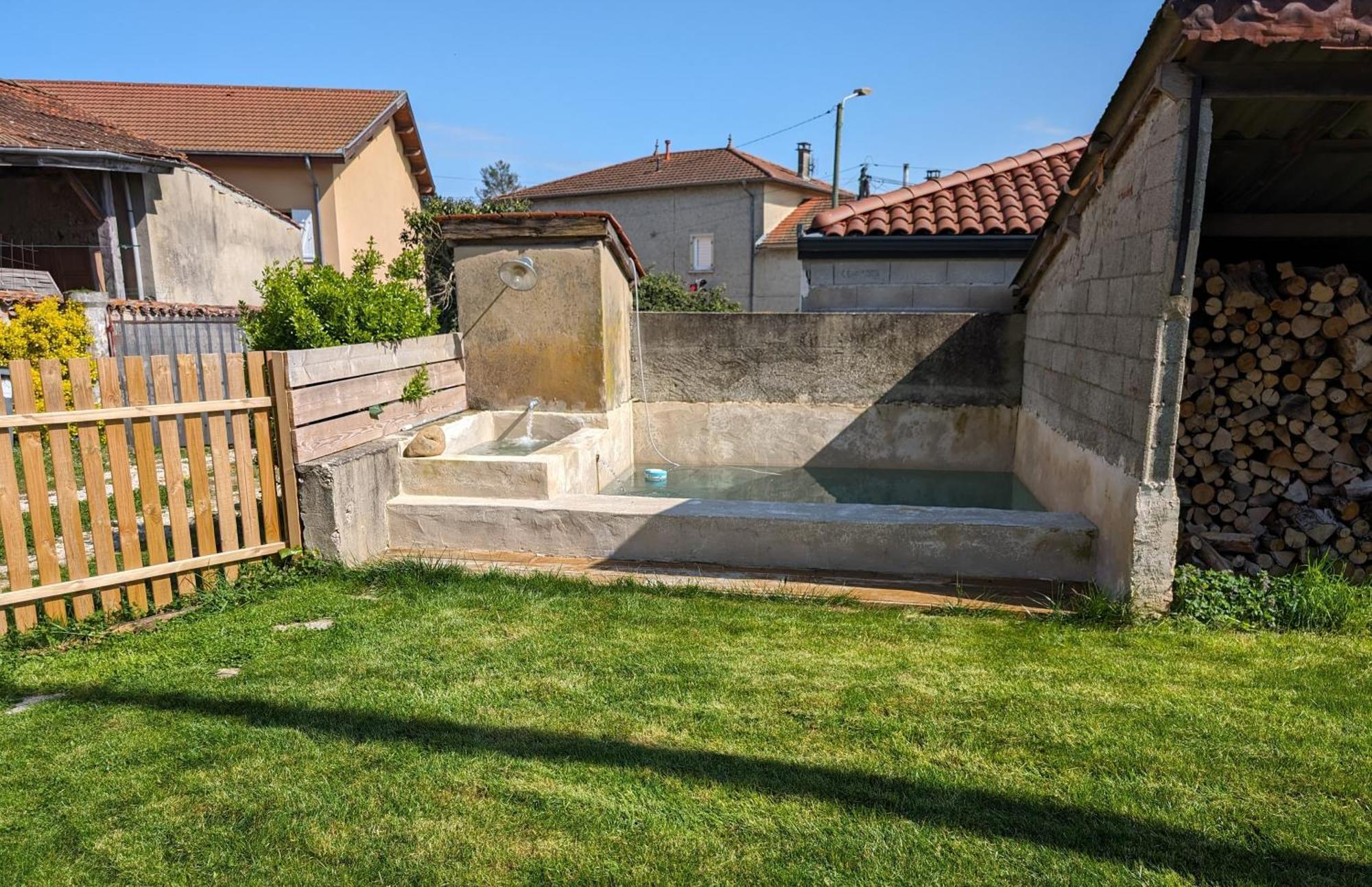 Logement - Studio Independant A Perouges Exterior photo