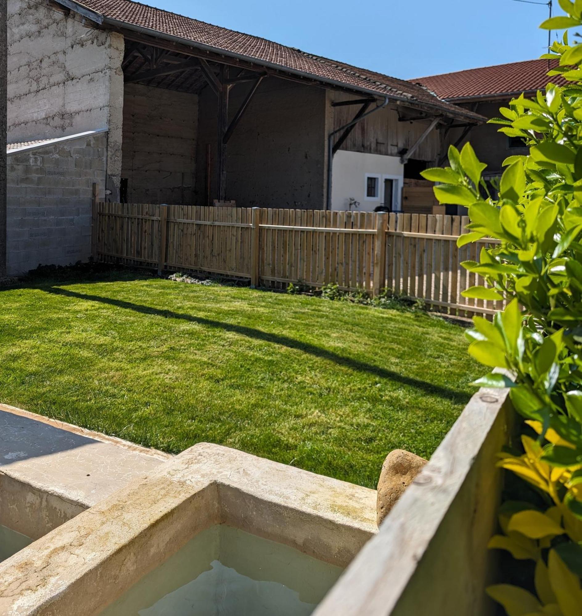 Logement - Studio Independant A Perouges Exterior photo